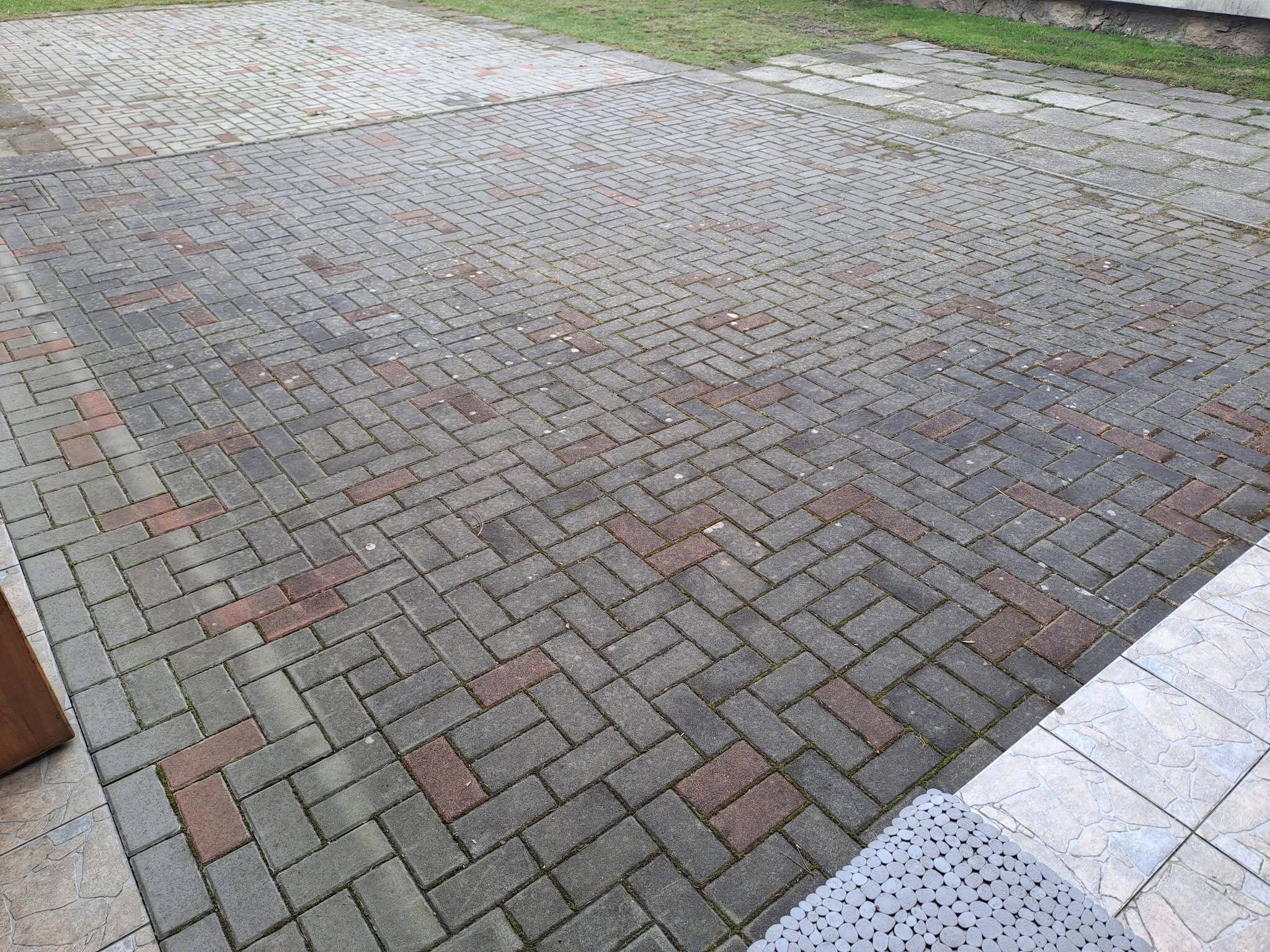 Plocha pred tlakovým čistením